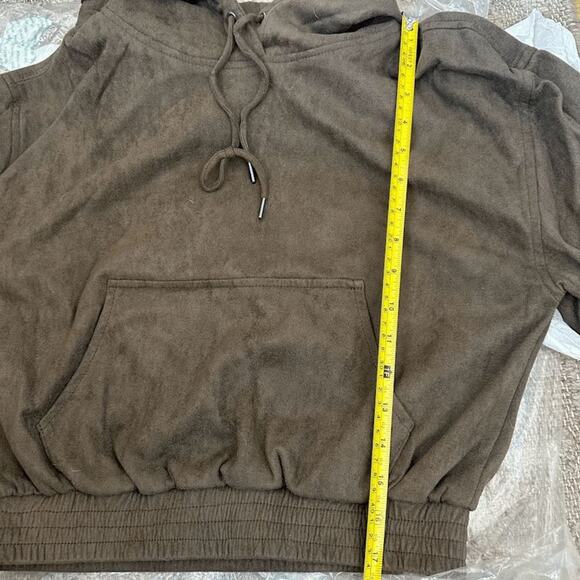 NWT Blanknyc Womens Taupe Faux Suede Pretty Heart Pullover Sweatshirt Size M - Picture 9 of 10